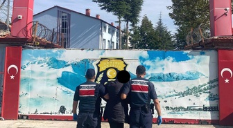 Isparta Jandarması 42 yıl 2 ay 27 gün cezası olan hükümlüyü Uluborlu'da yakaladı