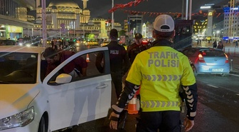 İstanbul'da asayiş için yapılan 'huzur' uygulamasına polis helikopteri destek verdi