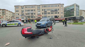 Karaman'da otomobille çarpışan elektrikli bisikletin 83 yaşındaki sürücüsü yaralandı.