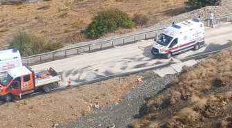 Malatya-Adıyaman yolunda bariyer ve kayalıklara çarpan tırdan atlayanlar yaralandı