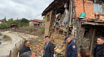 Bursa Mudanya'da sağanak su baskınına yol açtı! Evde mahsur kalan anne ve 3 çocuğu kurtarıldı