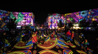 Polonya'nın Lodz kentinde 16. Light Move Işık Festivali Hayaller temasıyla düzenlendi