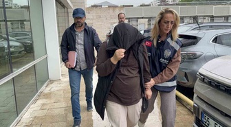Samsun Canik'te Piazza AVM'de yaklaşık 20 bin liralık kıyafet çalan kadın yakalandı