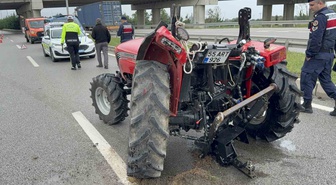 Samsun Çarşamba'da kamyonet traktöre arkadan çarptı, 2 sürücü yaralandı