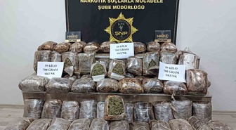 Şanlıurfa'da otobüs bagajındaki valizde 39 kilo 700 gram skunk ele geçirildi