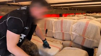 Şanlıurfa'da TIR'da 27 bin paket tütün mamülü ele geçirildi, 2 kişi tutuklandı