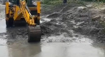 Sapanca'da sağanak dereleri taşırdı, bazı evleri su bastı; can kaybı olmadı