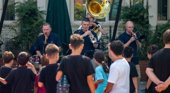 USAFE Orkestrası, Adana ve Tarsus’ta yaklaşık 700 öğrenciyle buluştu