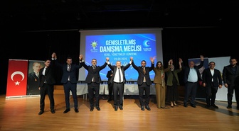Ataşehir'de CHP'li 6 meclis üyesi AK Parti'ye katıldı