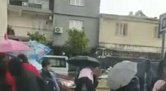 Aydın Efeler'de sağanak cadde ve sokakları suyla doldurdu, ekipler tahliye başlattı