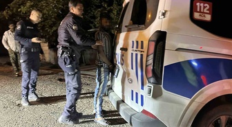 Burdur'da 2 araca çarpan sürücü kaçarken yakalandı, 1.96 promil alkollü çıktı