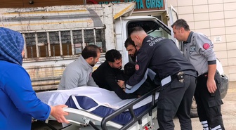 Bursa İnegöl'de geri dönüşüm yüklerken kamyonetten düşen Yusuf G. yaralandı