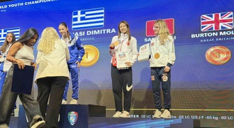Bursalı Aslı Salım, İtalya'da 50 kilo Genç Bayanlar Light Contact'ta dünya üçüncüsü oldu