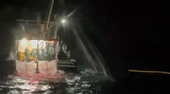 Çanakkale Bozcaada açıklarında sürüklenen gırgır teknesi 55 personelle kurtarıldı