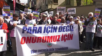 Emekliler Kadıköy'de AYM önünde canına kıyan emekli polis için 'siyasi cinayet' dedi