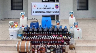 Eskişehir Odunpazarı'nda 434 litre kaçak içki ele geçirildi, zanlı gözaltına alındı