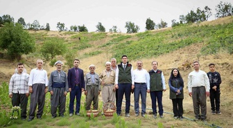 Hakkari Şemdinli'de üzüm hasadı başladı, Kaymakam Erdoğan üreticilerle buluştu