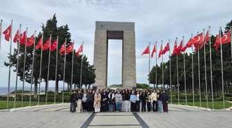 İzmirli öğrenciler Çanakkale'nin tarihi mekanlarını ziyaret etti