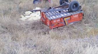 Kayseri Tomarza'da traktör şarampole devrildi, sürücü hayatını kaybetti