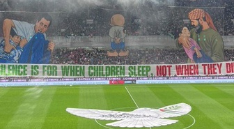 Konyaspor-Filistin maçında anlamlı koreografi! Tribünlerden tüm dünyaya mesaj