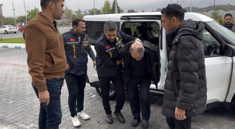 Kütahya'da 2 çocuk annesi kadını bıçaklayarak öldüren şüpheli adliyeye sevk edildi