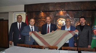 MHP Genel Sekreter Yardımcısı Osmanağaoğlu, İzmir'de temaslarda bulundu