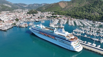 Palau bayraklı Astoria Grande, Muğla Marmaris'e 368 yolcuyla yanaştı