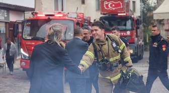 Safranbolu'da yangın ihbarı, itfaiye ekibine sürpriz kutlamaya dönüştü