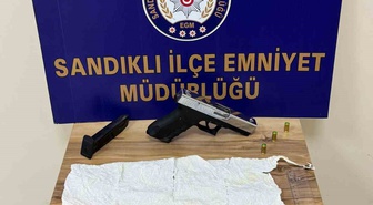 Sandıklı'da uyuşturucu operasyonunda 2 şüpheli tutuklandı, 900 içimlik madde bulundu