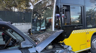 Sarıyer'de cip İETT otobüsüne çarptı, cip sürücüsü ve 2 yolcu yaralandı