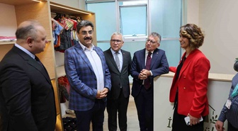 Sivas Numune Hastanesi'nde İyilik Dükkanı hastalara ücretsiz hizmete başladı