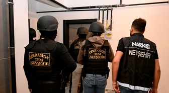 Sosyal medyadan uyuşturucu satanlara eş zamanlı operasyonda 34 kişi gözaltına alındı