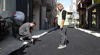 Akdeniz'de belediye ekipleri Mesudiye Mahallesi'nde 400 metrelik yolu yeniliyor