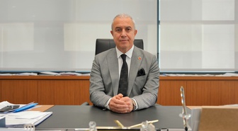 Kesin ihraç talebiyle disipline sevk edilen Alanya Belediye Başkanı Özçelik, CHP'den istifa etti