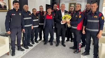 Amasya Taşova'da İtfaiye Haftası, sirenli şehir turu ve ziyaretle kutlandı