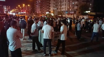 Batman'da otomobil yaya geçidinde 2 kişiye çarptı, 1'i ağır yaralandı