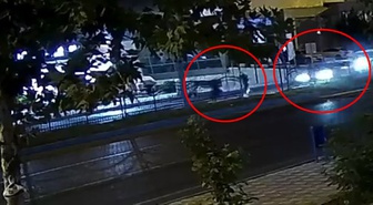 Batman'da otomobil yaya geçidinde 2 kişiye çarptı, yaralılardan biri ağır yaralandı