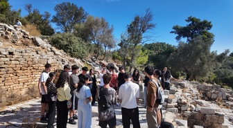 Bodrum'da Pedasa Antik Kenti'ne belediye ve Milli Eğitim iş birliğiyle gezi yapıldı