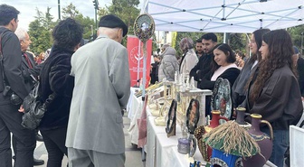 Burdur'da Dünya Yaşlılar Günü'nde yaşlı ve gençler Cumhuriyet Meydanı'na yürüdü
