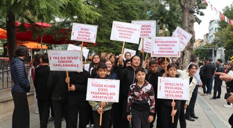 Burdur'da Dünya Yaşlılar Günü yürüyüşüne gaziler, yaşlılar ve öğrenciler katıldı