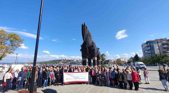 Çanakkale'de Dünya Yaşlılar Günü 81 ilde eş zamanlı yürüyüşle kutlandı