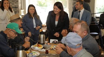 Edirne'de huzurevi sakinleri ve engelli bireyler Dünya Yaşlılar Günü'nde buluştu