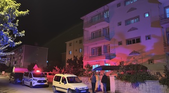 Erzincan'da 4. kattaki balkondan düşen yaşlı kadın hastanede hayatını kaybetti