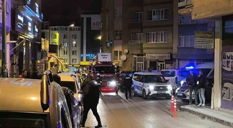 Erzurum'da çatıya çıkan firari şahıs eşinin iknasıyla yaralı gözaltına alındı