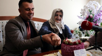 Erzurum'da yalnız yaşayan 85 yaşındaki Asuman Atasever'e doğum günü sürprizi yapıldı