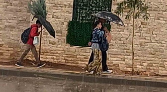 Gaziantep Araban'da sağanak hayatı olumsuz etkiledi, su birikintileri oluştu.