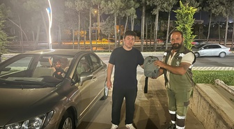 Gebze'de temizlik işçisi Mehmet Çelik, 400 bin TL'lik çantayı polise teslim etti