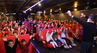 Gezen Sinema Tırı, Düzce Kaynaşlı'da köy okulu öğrencilerine sinema keyfi yaşattı