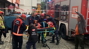 Giresun Espiye'de otomobil binaya çarpıp devrildi, sürücü yaralandı