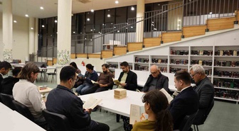 Gökçeada'da kitap okuma projesinin yeni dönemi Kaymakam Acar'ın katılımıyla başladı